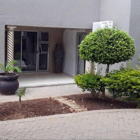 Toro Guest House Rustenburg Exterior photo
